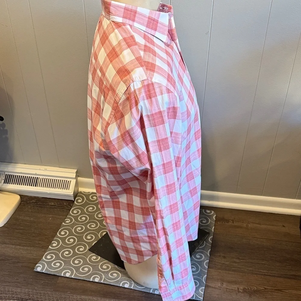 E Banana Republic Men's Medium Red Pink and White Checkered Shirt Camden Fit